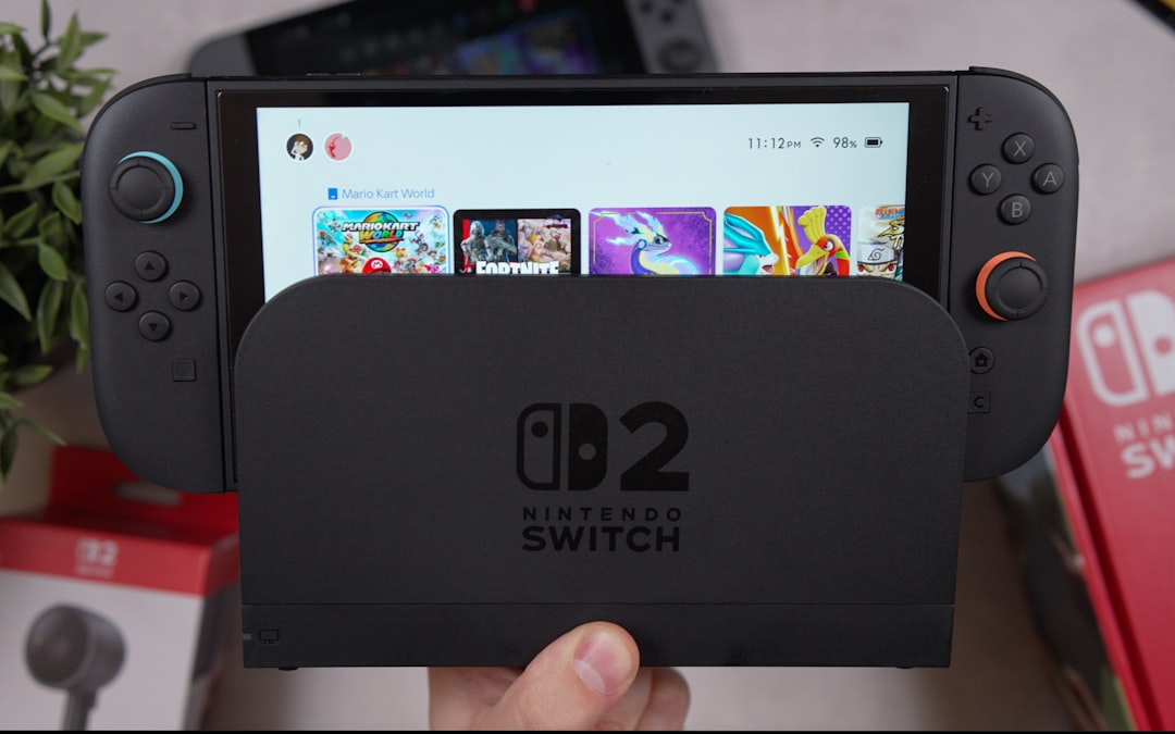 Un commutateur Nintendo est amarré et allumé.